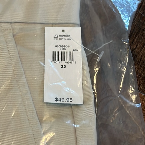 MENS GAP CHINO SHORTS NWT - Picture 2 of 3